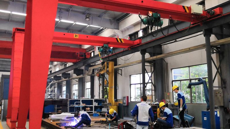 重型滚筒输送机与轻型输送机：本质区别与适用场景
